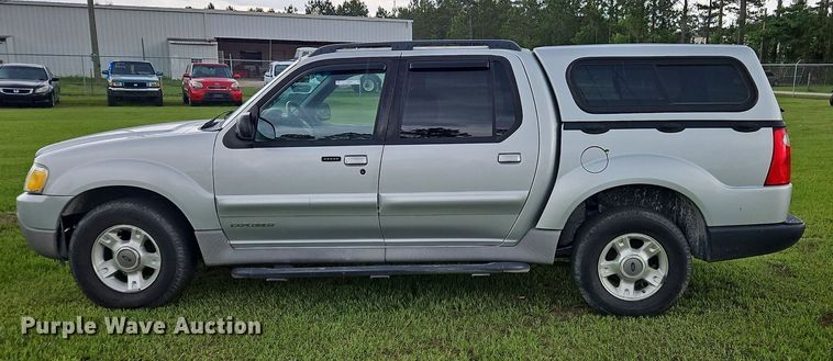 image for item OK9886 2002 Ford Explorer Sport Trac pickup truck