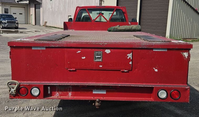image for item OK9895 2001 Ford F550 Super Duty XL flatbed truck