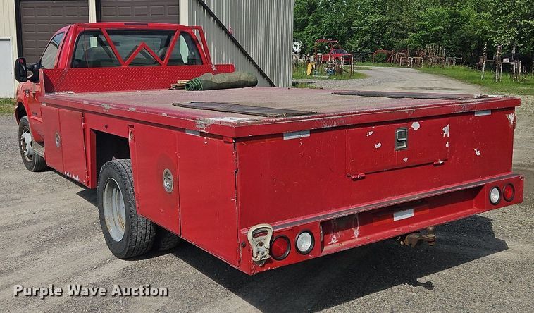 image for item OK9895 2001 Ford F550 Super Duty XL flatbed truck