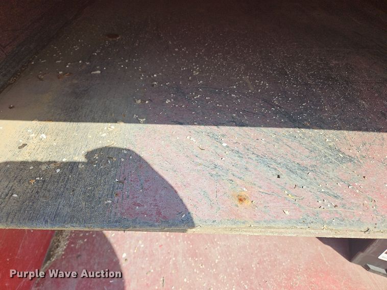 image for item OK9895 2001 Ford F550 Super Duty XL flatbed truck