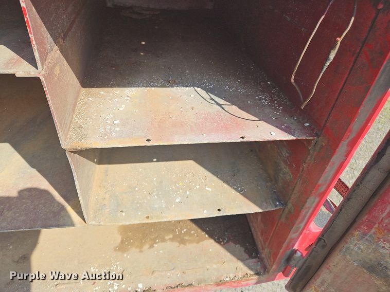 image for item OK9895 2001 Ford F550 Super Duty XL flatbed truck