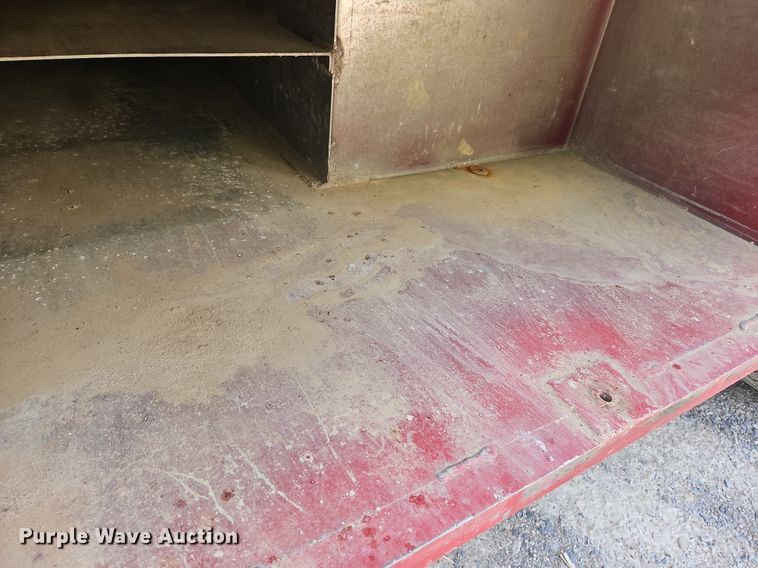 image for item OK9895 2001 Ford F550 Super Duty XL flatbed truck