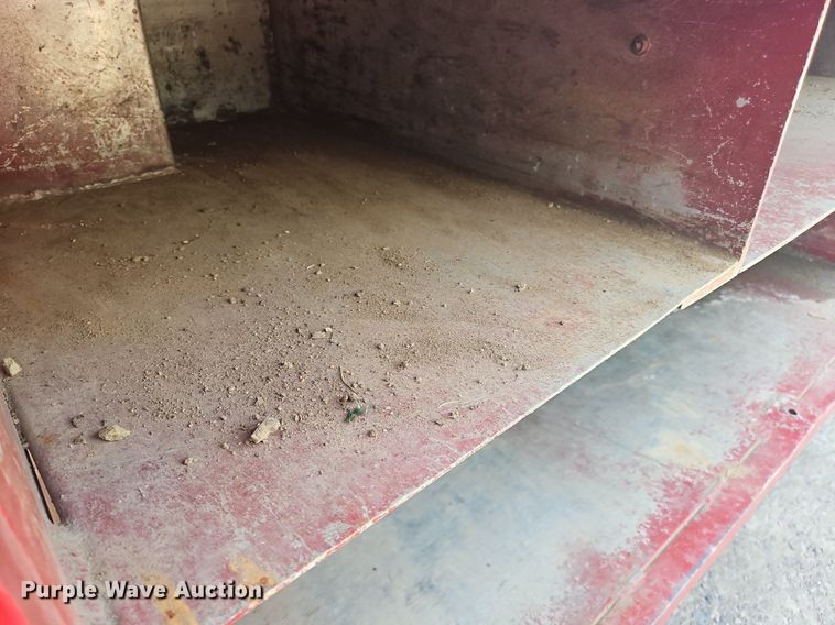 image for item OK9895 2001 Ford F550 Super Duty XL flatbed truck