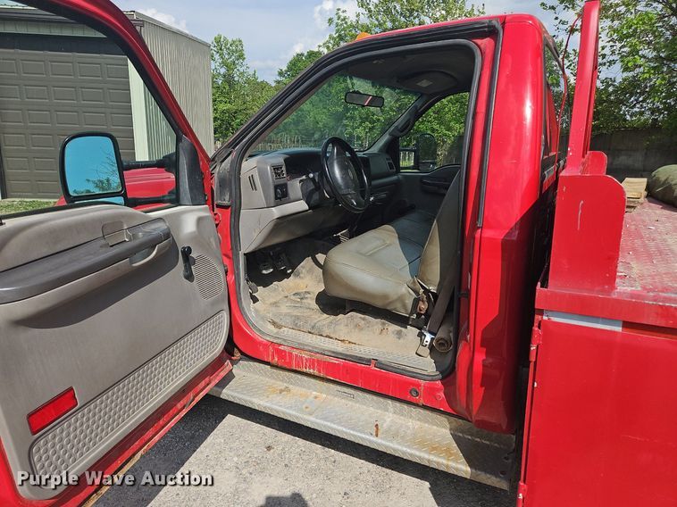 image for item OK9895 2001 Ford F550 Super Duty XL flatbed truck