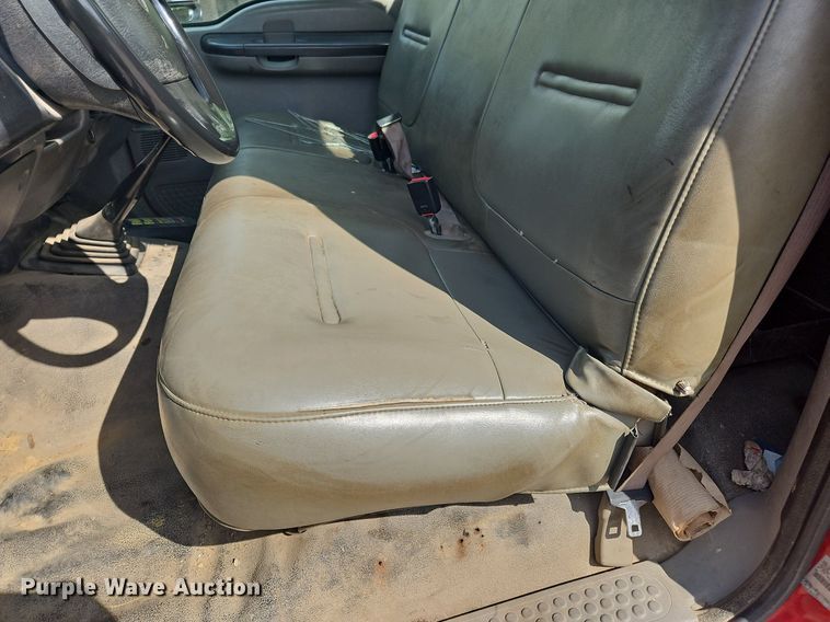 image for item OK9895 2001 Ford F550 Super Duty XL flatbed truck