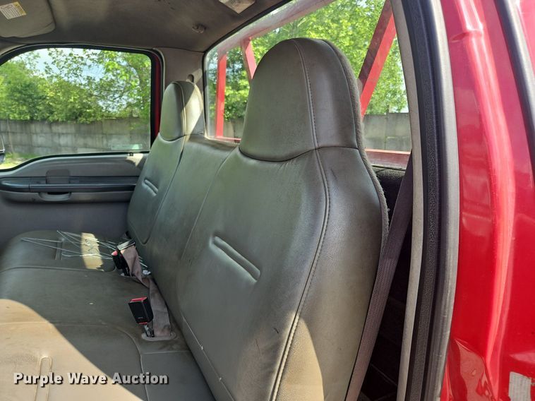 image for item OK9895 2001 Ford F550 Super Duty XL flatbed truck