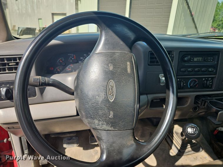 image for item OK9895 2001 Ford F550 Super Duty XL flatbed truck