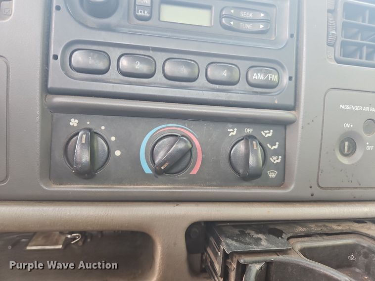 image for item OK9895 2001 Ford F550 Super Duty XL flatbed truck