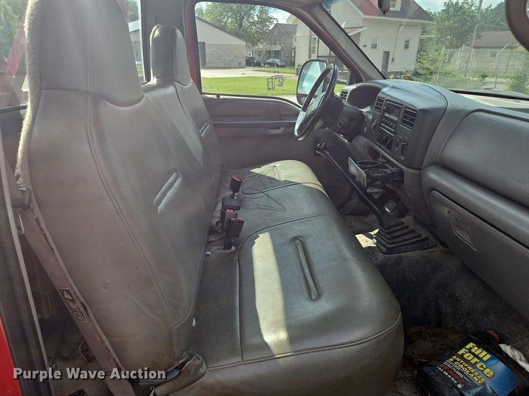 image for item OK9895 2001 Ford F550 Super Duty XL flatbed truck