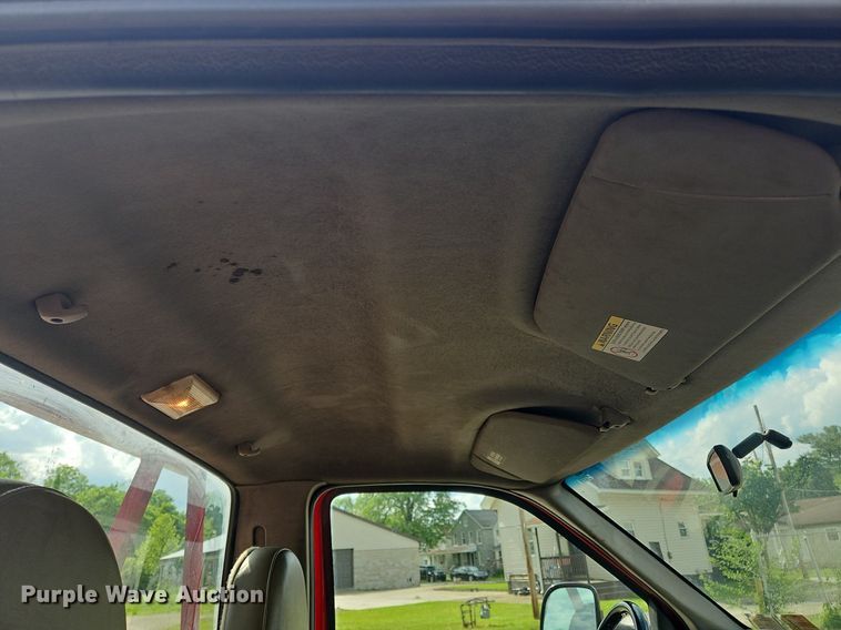 image for item OK9895 2001 Ford F550 Super Duty XL flatbed truck