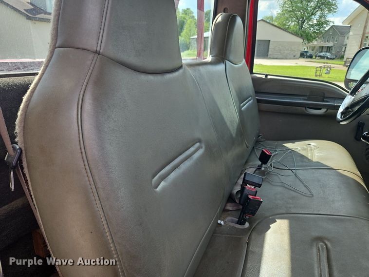 image for item OK9895 2001 Ford F550 Super Duty XL flatbed truck