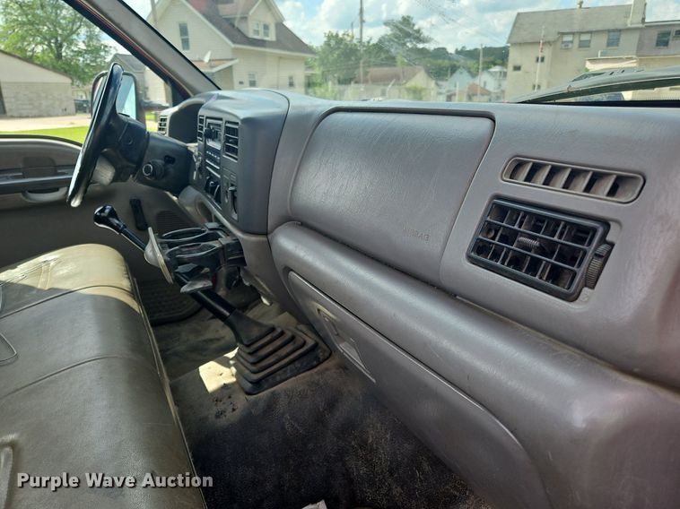 image for item OK9895 2001 Ford F550 Super Duty XL flatbed truck