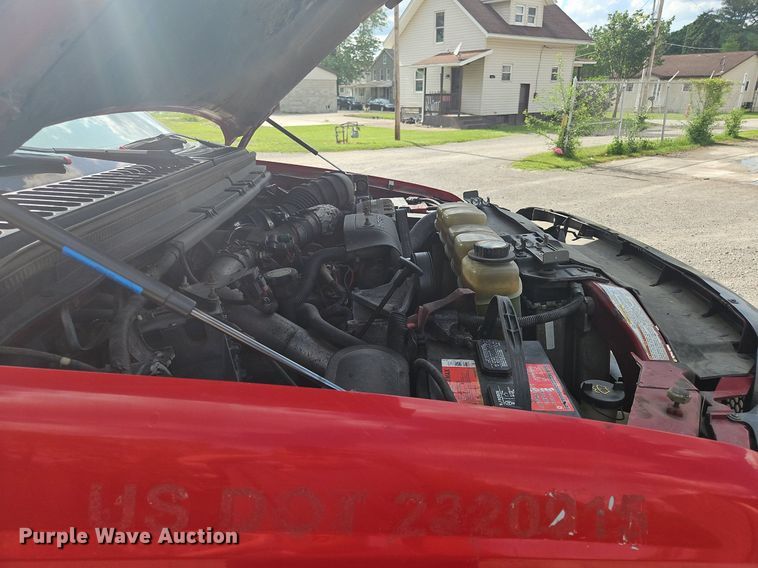 image for item OK9895 2001 Ford F550 Super Duty XL flatbed truck