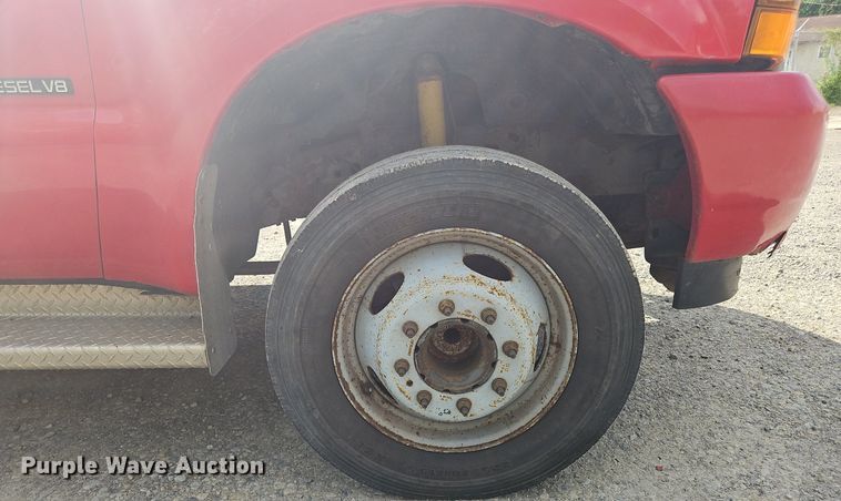 image for item OK9895 2001 Ford F550 Super Duty XL flatbed truck