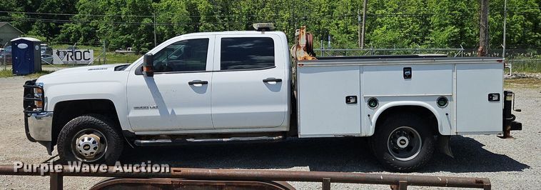 image for item OK9936 2017 Chevrolet  Silverado 3500HD Crew Cab utility bed pickup truck