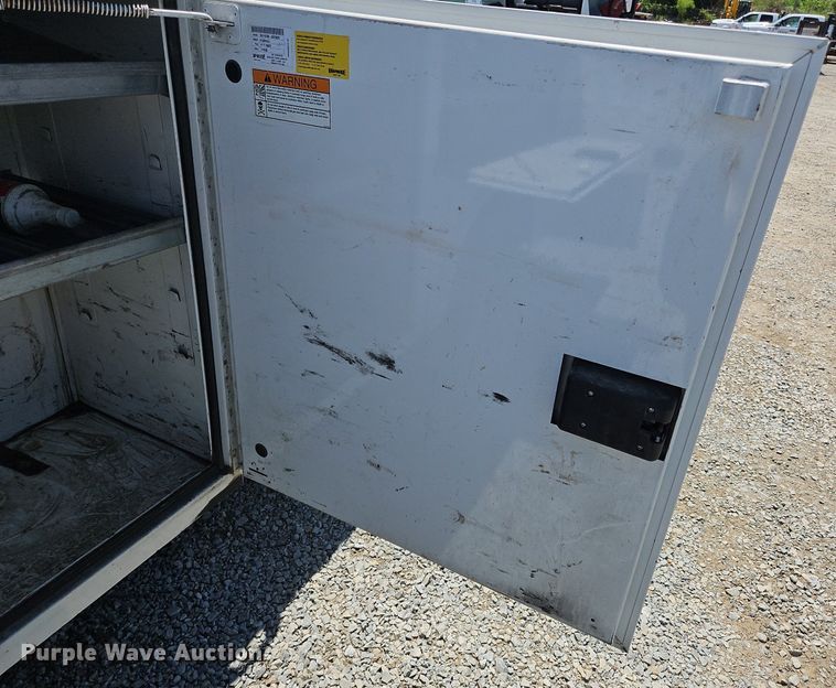 image for item OK9936 2017 Chevrolet  Silverado 3500HD Crew Cab utility bed pickup truck