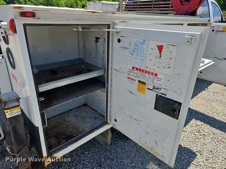 image for item OK9936 2017 Chevrolet  Silverado 3500HD Crew Cab utility bed pickup truck