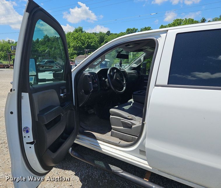 image for item OK9936 2017 Chevrolet  Silverado 3500HD Crew Cab utility bed pickup truck