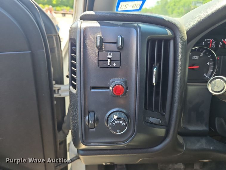 image for item OK9936 2017 Chevrolet  Silverado 3500HD Crew Cab utility bed pickup truck