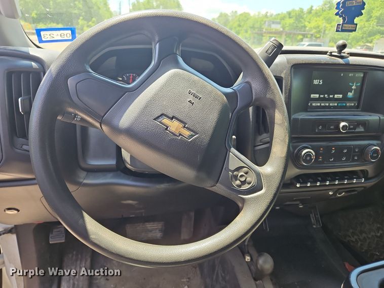 image for item OK9936 2017 Chevrolet  Silverado 3500HD Crew Cab utility bed pickup truck