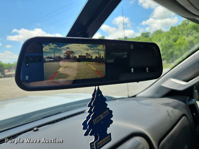 image for item OK9936 2017 Chevrolet  Silverado 3500HD Crew Cab utility bed pickup truck