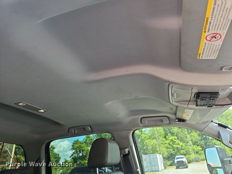 image for item OK9936 2017 Chevrolet  Silverado 3500HD Crew Cab utility bed pickup truck