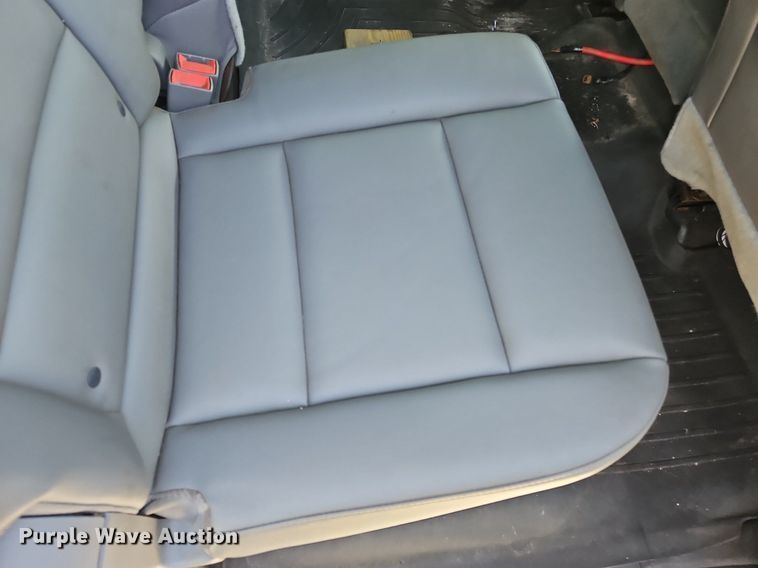 image for item OK9936 2017 Chevrolet  Silverado 3500HD Crew Cab utility bed pickup truck