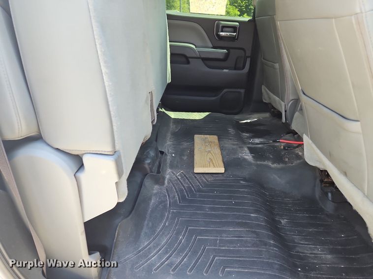 image for item OK9936 2017 Chevrolet  Silverado 3500HD Crew Cab utility bed pickup truck