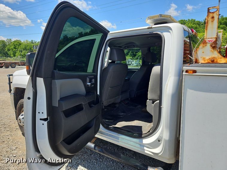 image for item OK9936 2017 Chevrolet  Silverado 3500HD Crew Cab utility bed pickup truck