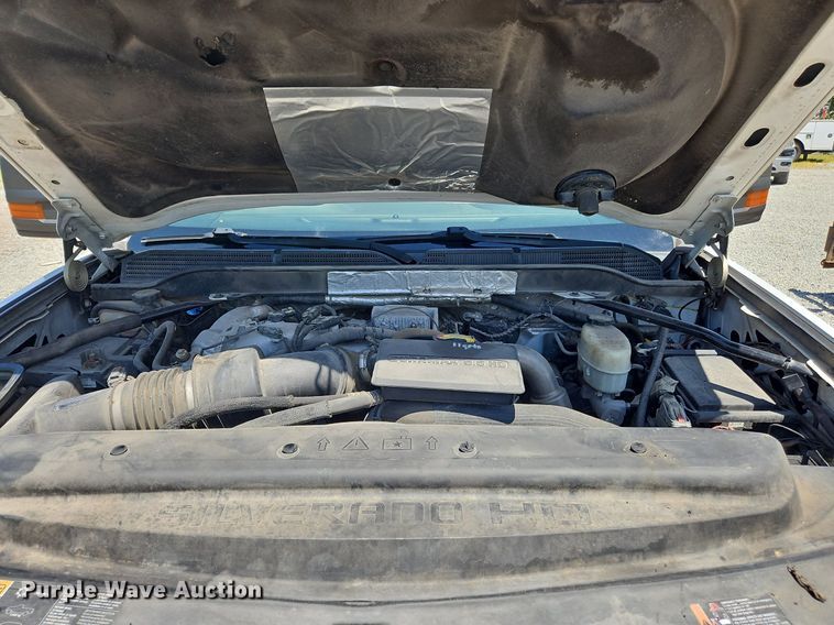 image for item OK9936 2017 Chevrolet  Silverado 3500HD Crew Cab utility bed pickup truck