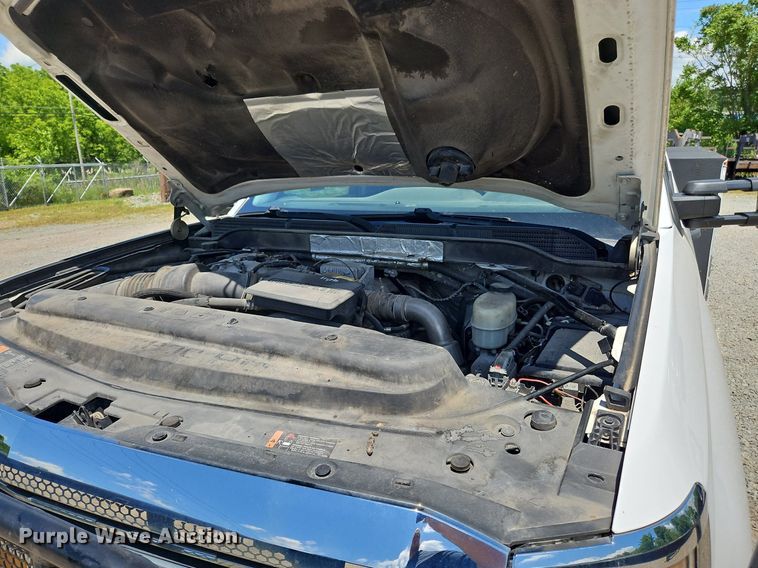 image for item OK9936 2017 Chevrolet  Silverado 3500HD Crew Cab utility bed pickup truck