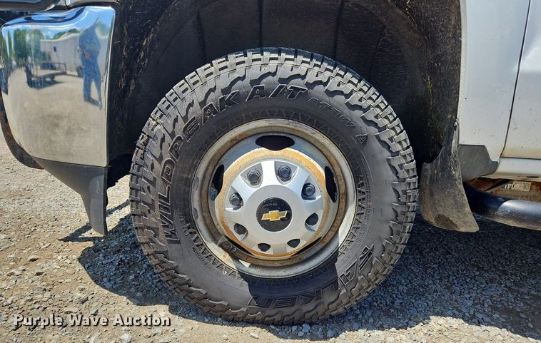 image for item OK9936 2017 Chevrolet  Silverado 3500HD Crew Cab utility bed pickup truck