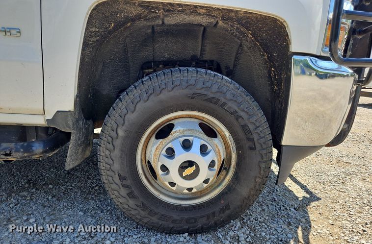 image for item OK9936 2017 Chevrolet  Silverado 3500HD Crew Cab utility bed pickup truck