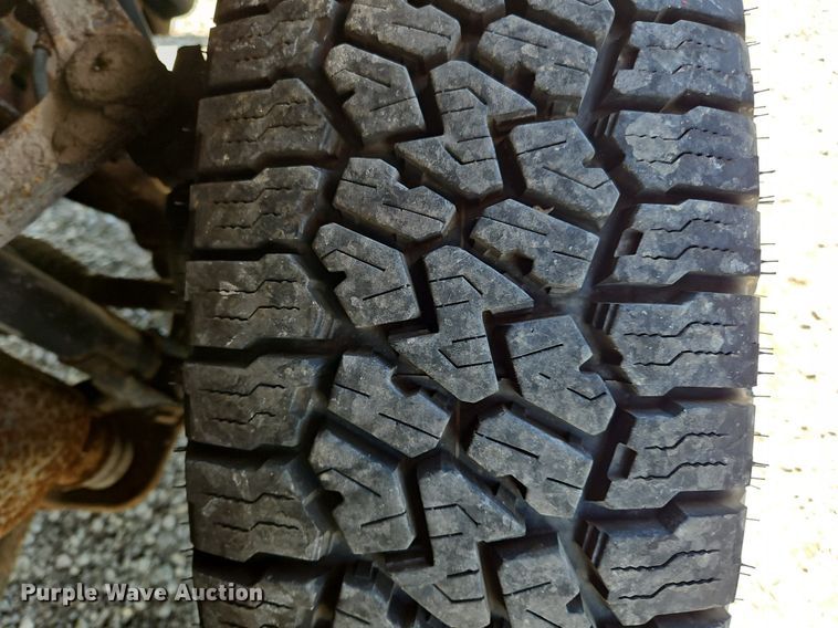 image for item OK9936 2017 Chevrolet  Silverado 3500HD Crew Cab utility bed pickup truck