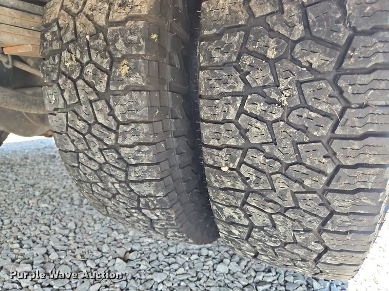 image for item OK9936 2017 Chevrolet  Silverado 3500HD Crew Cab utility bed pickup truck