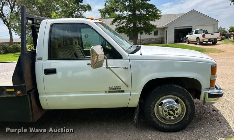 image for item OL9588 1994 Chevrolet C3500 flatbed pickup truck