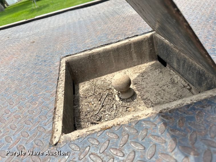 image for item OL9588 1994 Chevrolet C3500 flatbed pickup truck