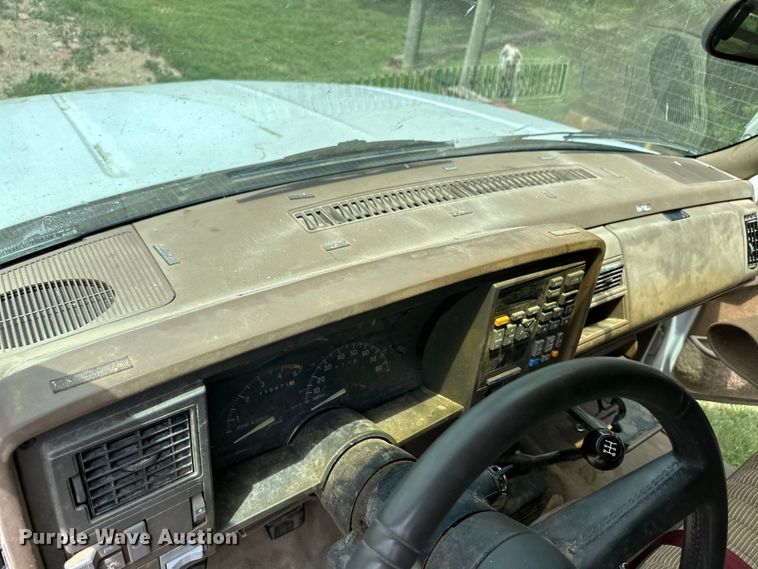 image for item OL9588 1994 Chevrolet C3500 flatbed pickup truck