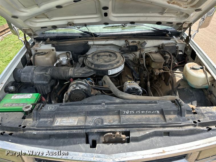 image for item OL9588 1994 Chevrolet C3500 flatbed pickup truck