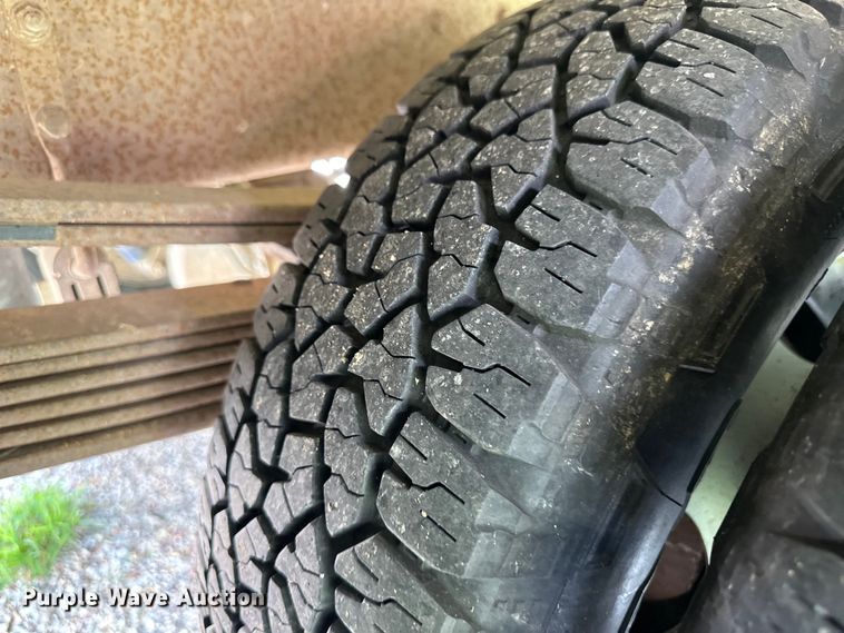 image for item OL9588 1994 Chevrolet C3500 flatbed pickup truck