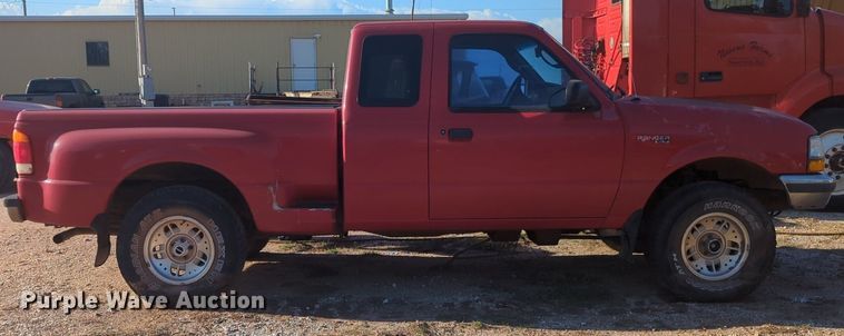 image for item ZA0405 1998 Ford Ranger XLT SuperCab pickup truck