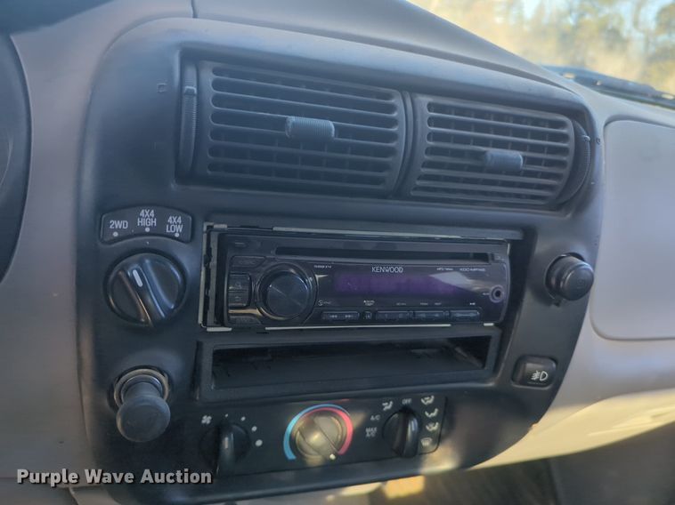 image for item ZA0405 1998 Ford Ranger XLT SuperCab pickup truck