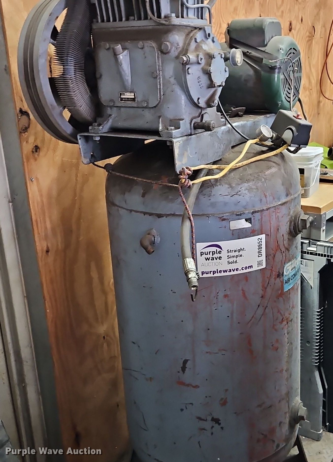 Gilbarco air compressor in Grain Valley, MO Item DR8652 for sale