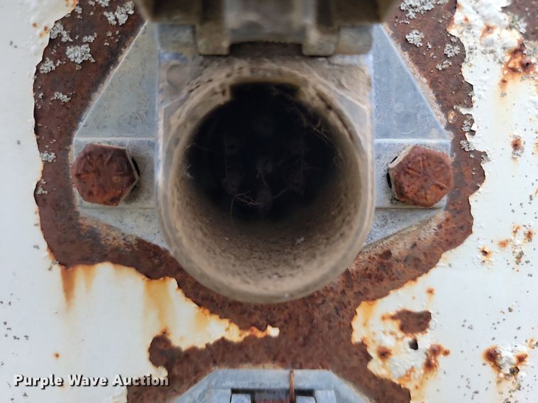 image for item DB8096 1981 Fruehauf pneumatic dry bulk trailer