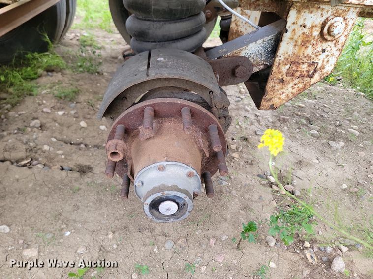 image for item DB8096 1981 Fruehauf pneumatic dry bulk trailer