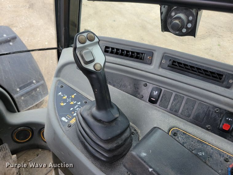 image for item DG0630 2022 JCB 407 wheel loader