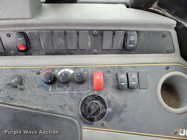 image for item DG0630 2022 JCB 407 wheel loader