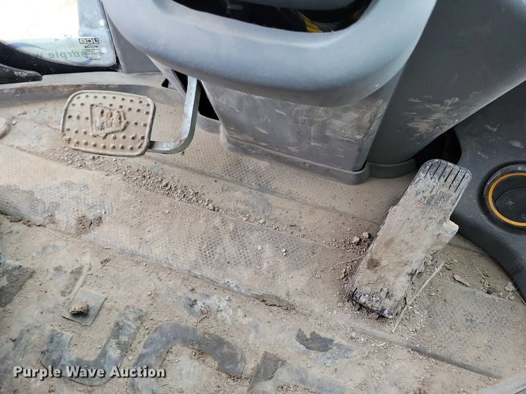 image for item DG0630 2022 JCB 407 wheel loader