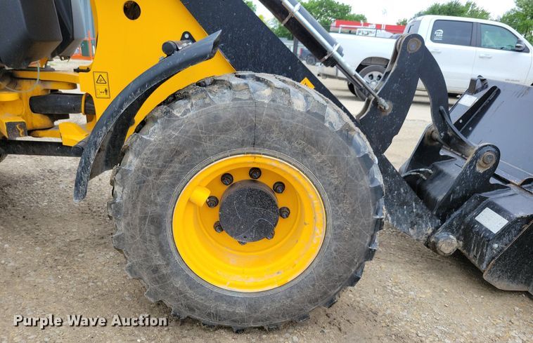 image for item DG0630 2022 JCB 407 wheel loader
