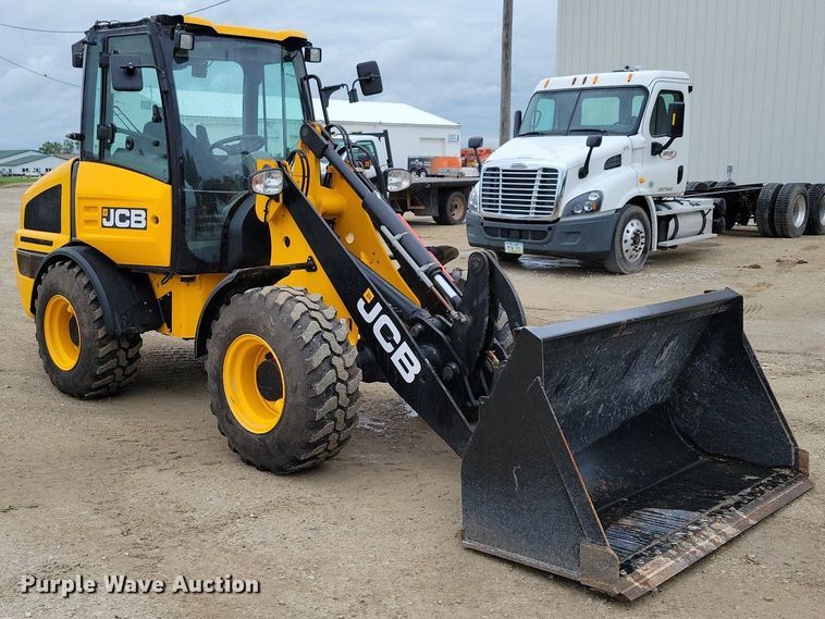 image for item DG0631 2022 JCB 407 wheel loader